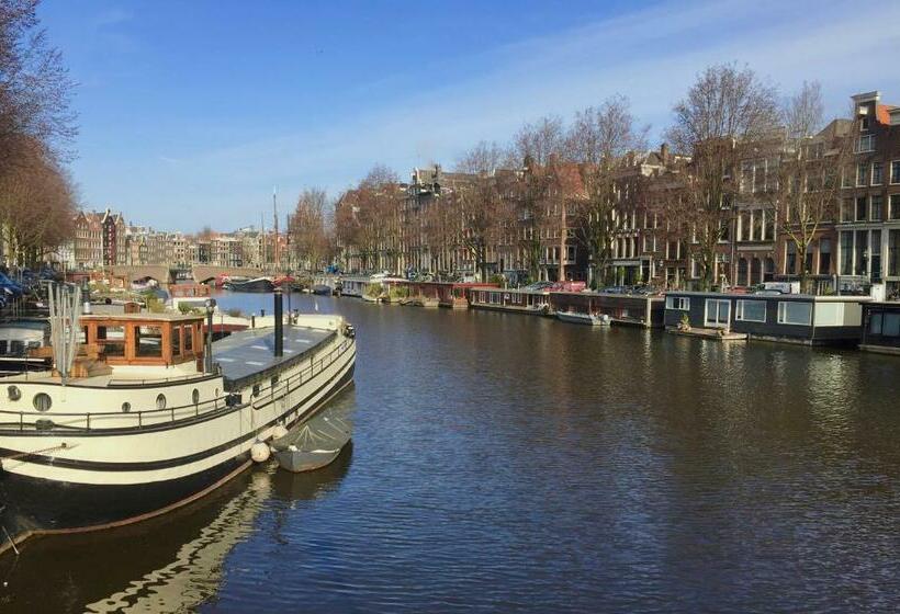 تختخواب و صبحانه Top Notch Apartment Along Canal In Historic Centre