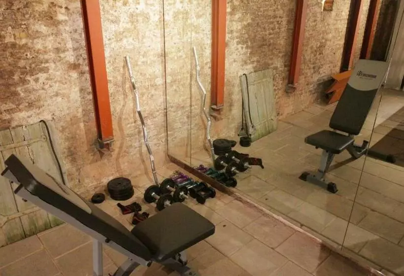 Aamiaismajoitus (B&B) Top Notch Apartment Along Canal In Historic Centre