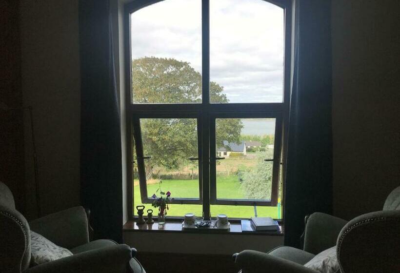 민박 Tranquil Water