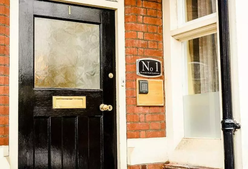 ベッドアンドブレックファースト 1 Riverside Apartments