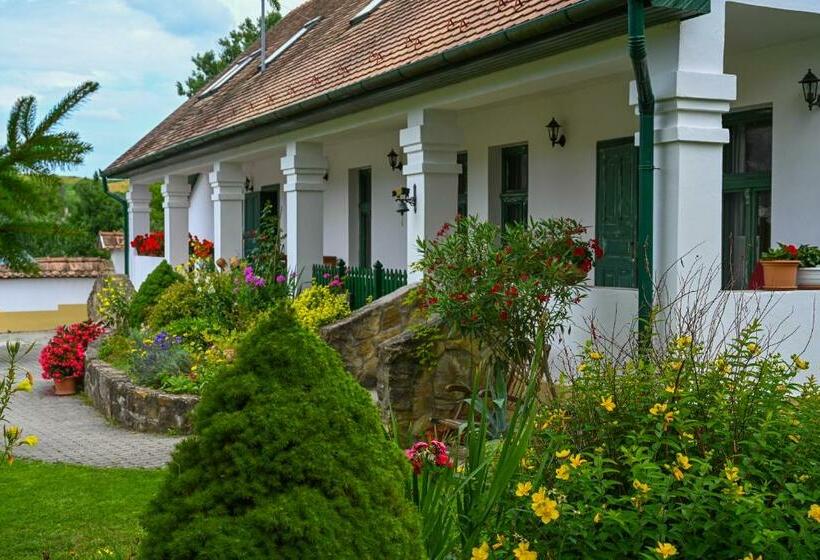 住宿加早餐  Falubíró Vendégháza