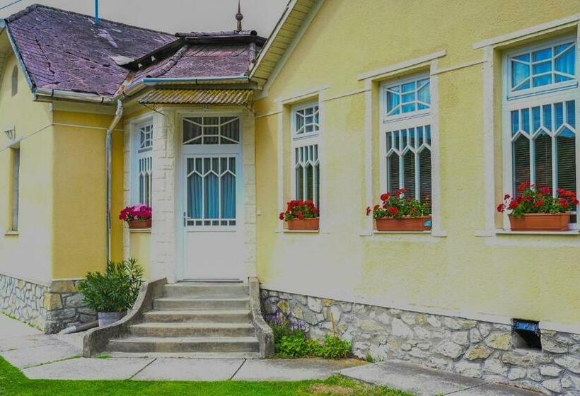 住宿加早餐  Falubíró Vendégháza