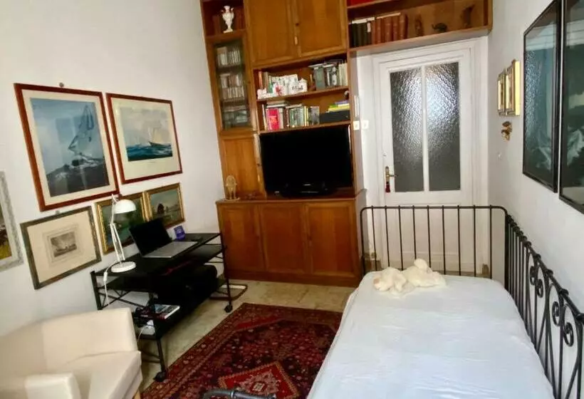 Aamiaismajoitus (B&B) Lungomare Portoturistico