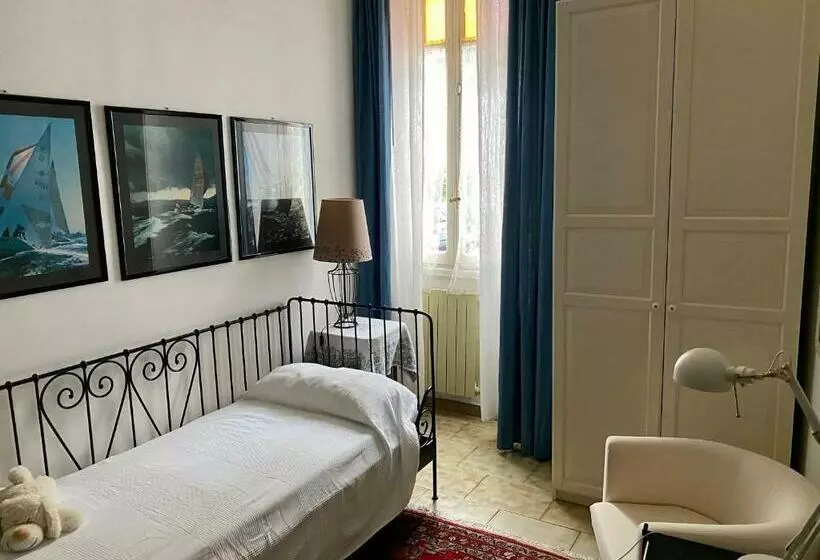 Aamiaismajoitus (B&B) Lungomare Portoturistico