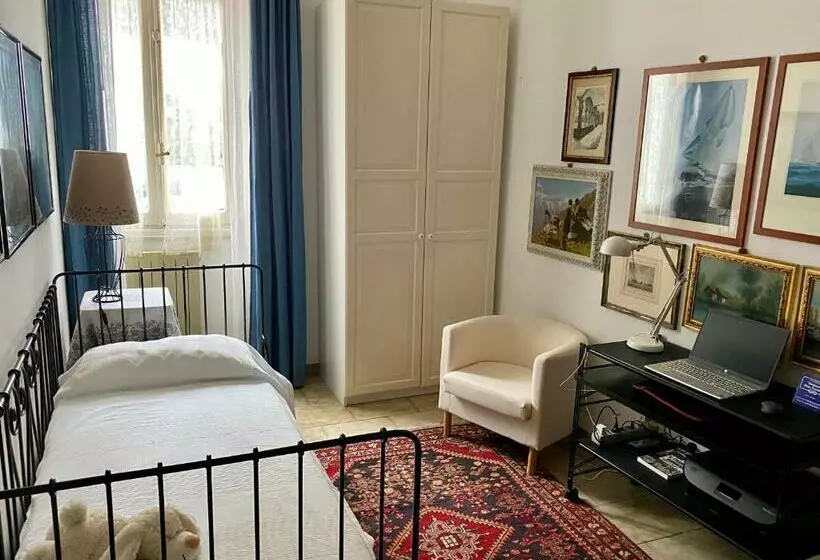 Aamiaismajoitus (B&B) Lungomare Portoturistico