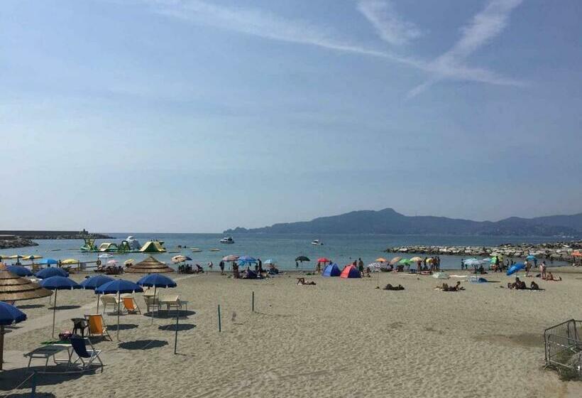 住宿加早餐  Lungomare Portoturistico