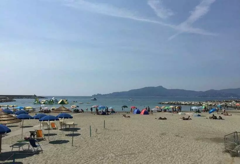 Aamiaismajoitus (B&B) Lungomare Portoturistico