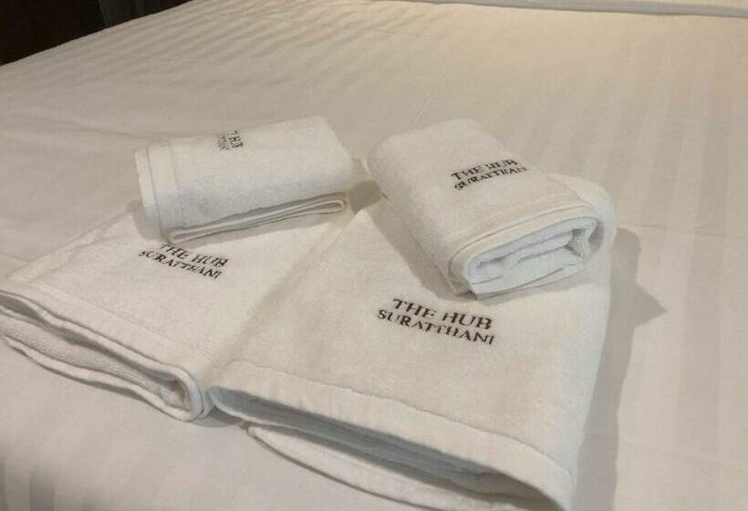 Отель The Hub Suratthanl