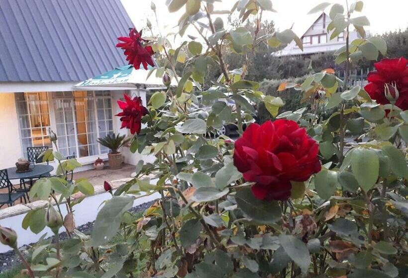 펜션 Honeysuckle Clarens