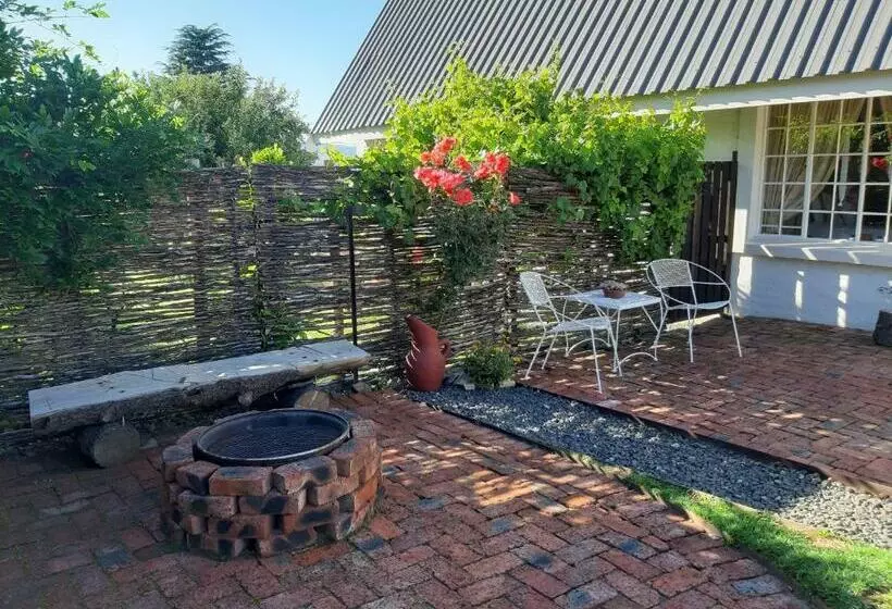 Majatalo Honeysuckle Clarens