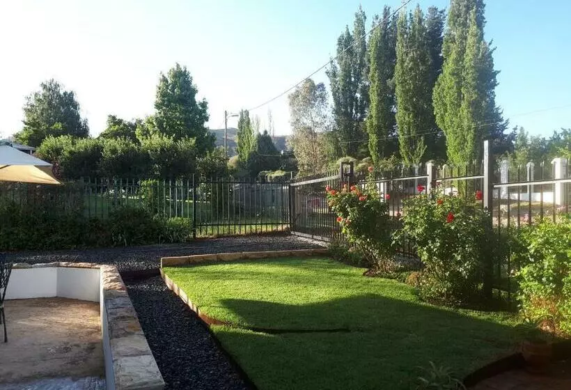 Majatalo Honeysuckle Clarens