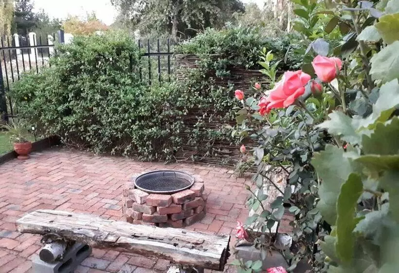 Majatalo Honeysuckle Clarens