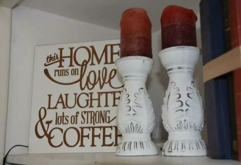 Majatalo Honeysuckle Clarens