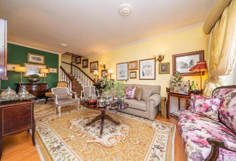 پانسیون Lourenço S House Deluxe Cascais