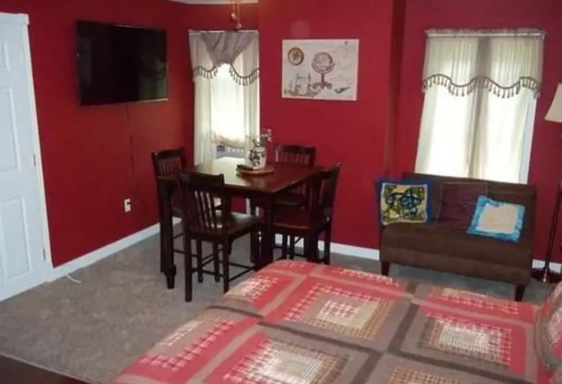 Tin Brook Bed & Breakfast