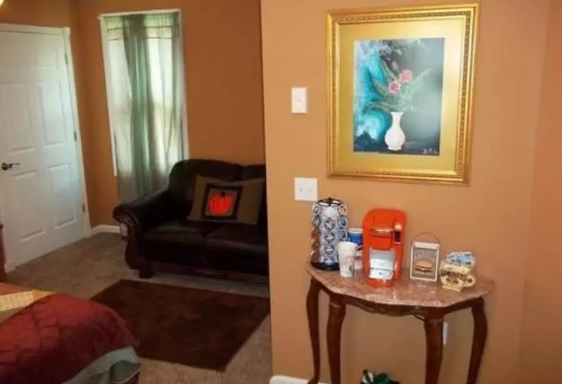 Tin Brook Bed & Breakfast