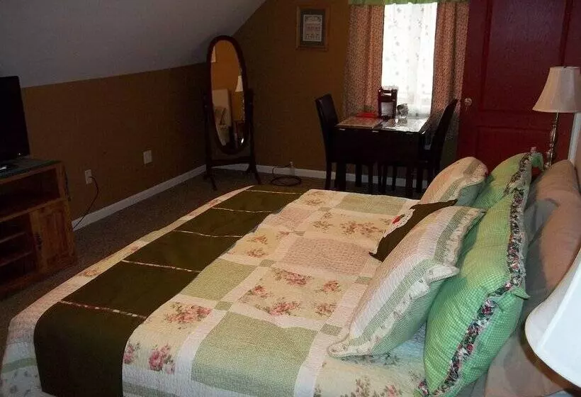 Tin Brook Bed & Breakfast