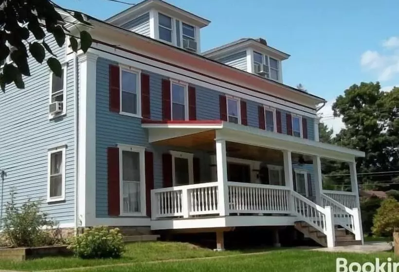 Tin Brook Bed & Breakfast