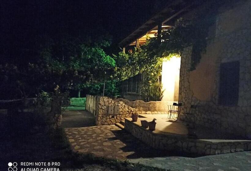 Aamiaismajoitus (B&B) Dolcedorme Del Pollino