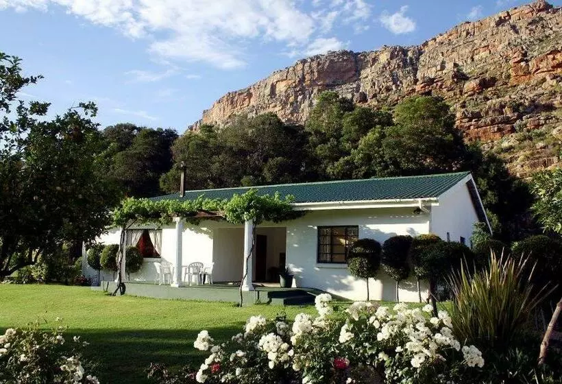 Majatalo Kunje Guesthouse