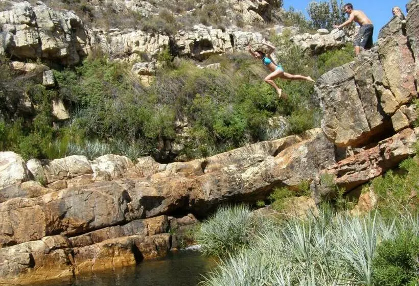 Majatalo Kunje Guesthouse