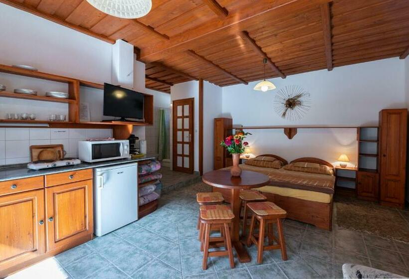 펜션 Nyugalom Apartman Hercegkút