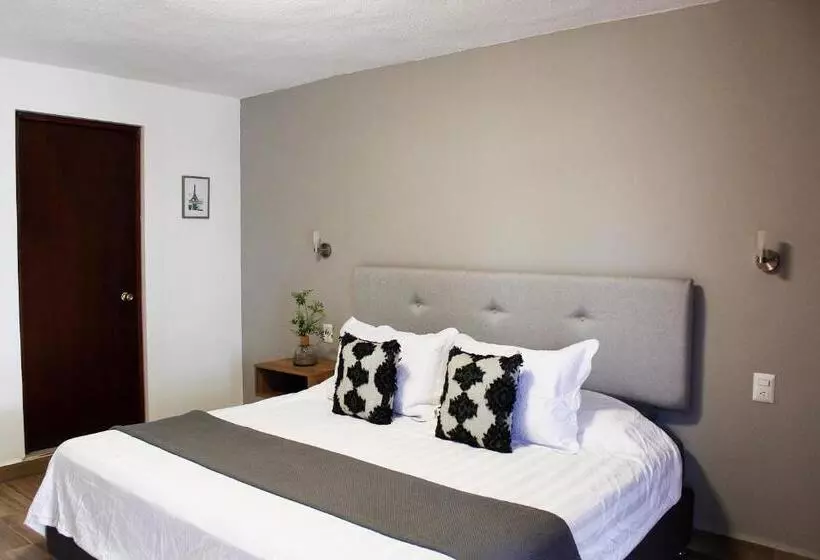 پانسیون Suites Ciento 37