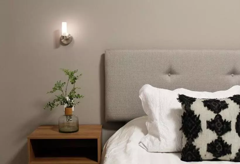 پانسیون Suites Ciento 37