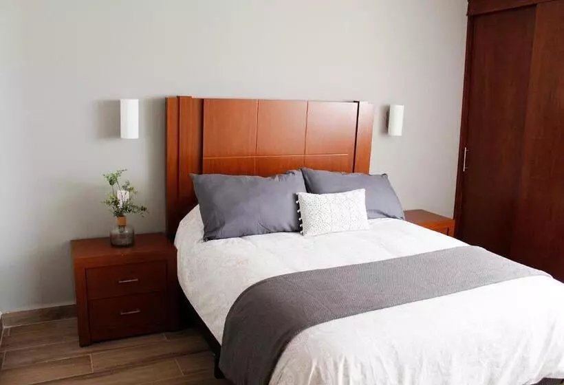 پانسیون Suites Ciento 37