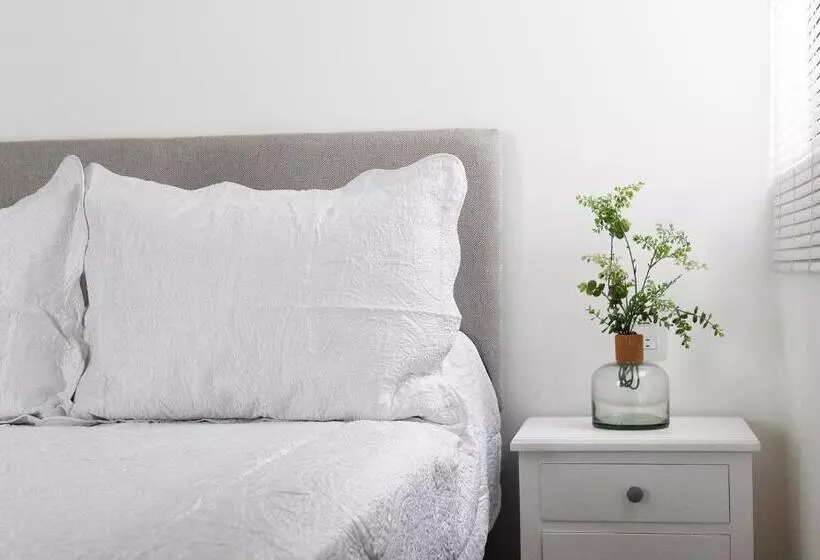 پانسیون Suites Ciento 37