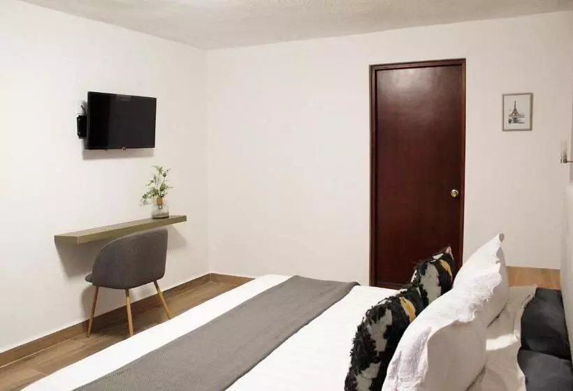 پانسیون Suites Ciento 37