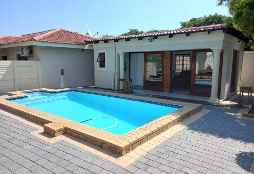 Aamiaismajoitus (B&B) Esangweni Guest House