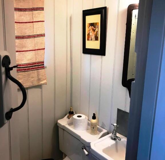 Отель Barnham Court Farm