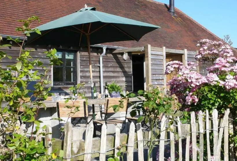Hotelli Barnham Court Farm