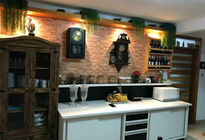 ペンション Pousada Gianisella