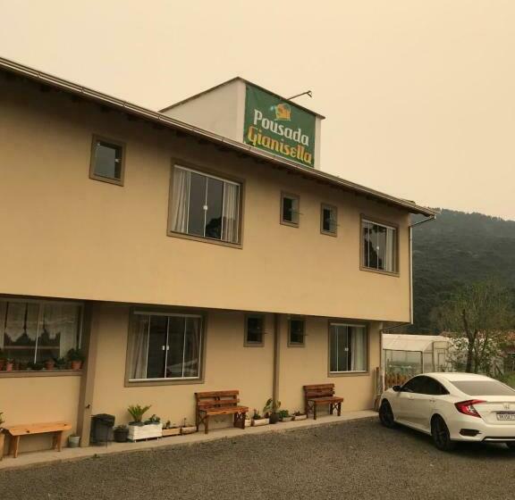 ペンション Pousada Gianisella