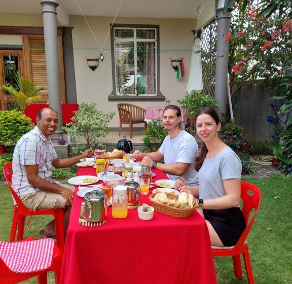 پانسیون Shanti Nivas