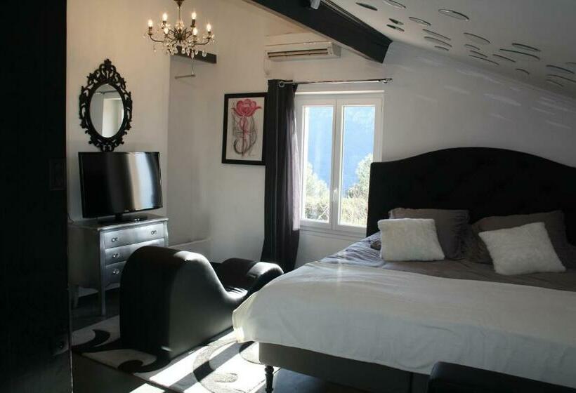 تختخواب و صبحانه La Parenthese Amoureuse