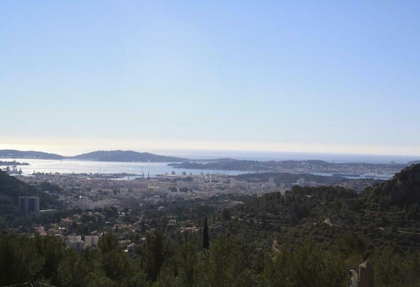 تختخواب و صبحانه La Parenthese Amoureuse