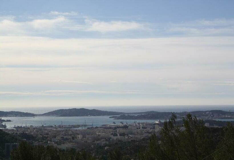 تختخواب و صبحانه La Parenthese Amoureuse