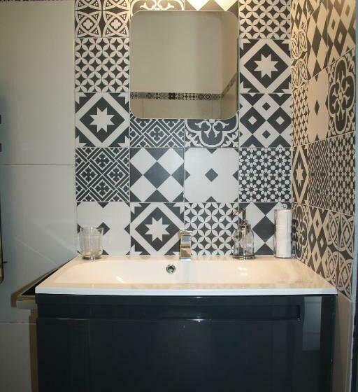 تختخواب و صبحانه La Parenthese Amoureuse