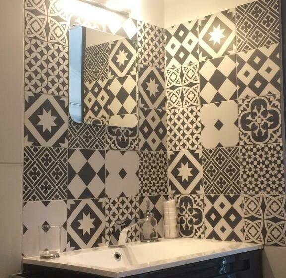 تختخواب و صبحانه La Parenthese Amoureuse