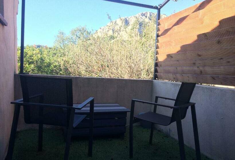 تختخواب و صبحانه La Parenthese Amoureuse