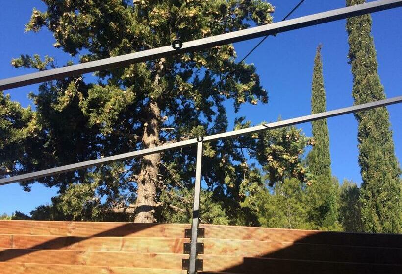 تختخواب و صبحانه La Parenthese Amoureuse