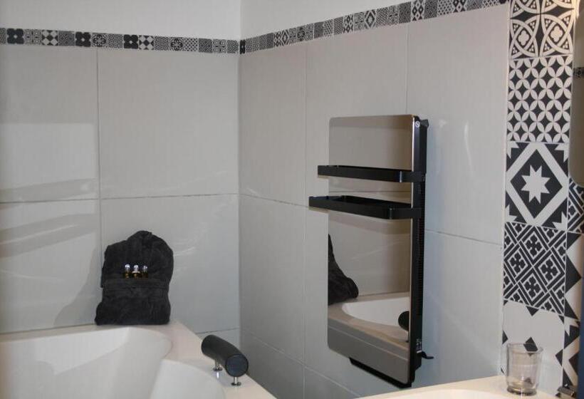 تختخواب و صبحانه La Parenthese Amoureuse