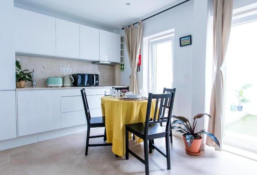 تختخواب و صبحانه Lx Design Apartment Near Congress Center