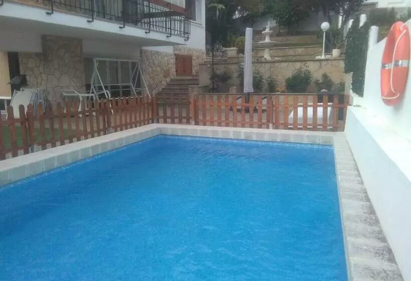 پانسیون Villa Garden