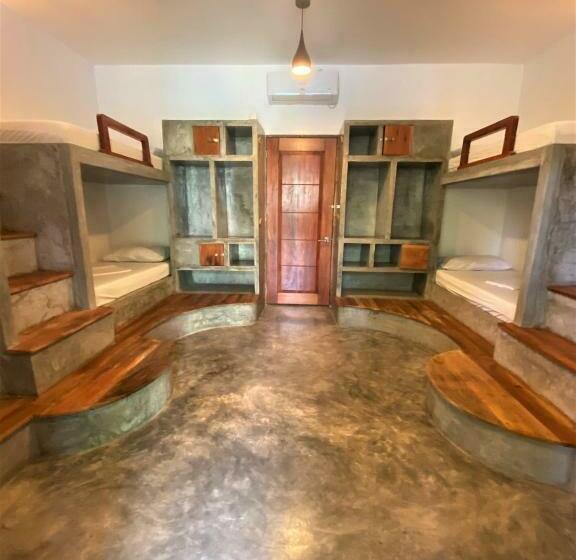 هاستل Chief Mau Moalboal Cebu