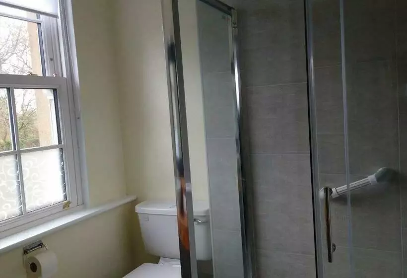 Aamiaismajoitus (B&B) Reenglas House