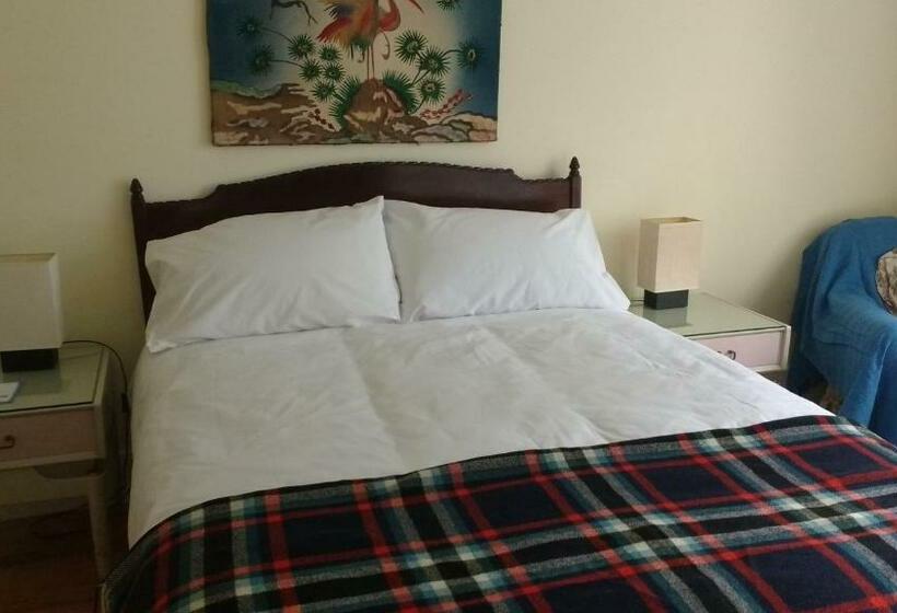 Bed and Breakfast Reenglas House